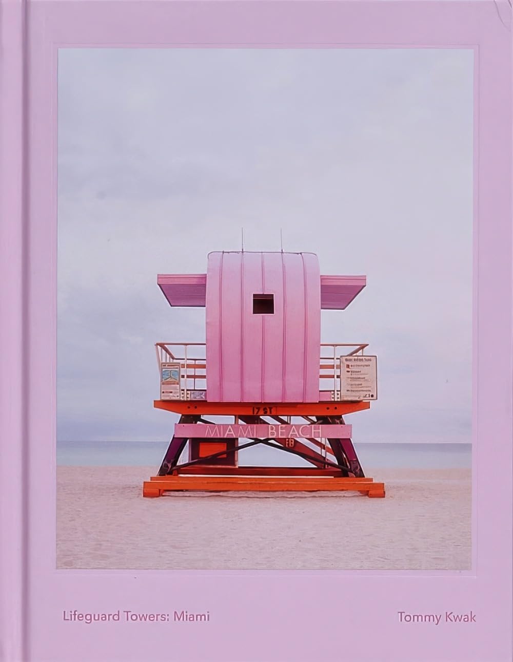 ler totalmente Lifeguard Towers: Miami