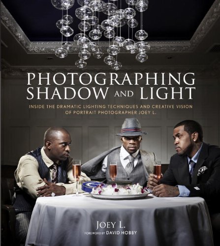 capítulo por capítulo baixar Photographing Shadow and Light: Inside the Dramatic Lighting Techniques and Creative Vision of Portrait Photographer Joey L. (English Edition)