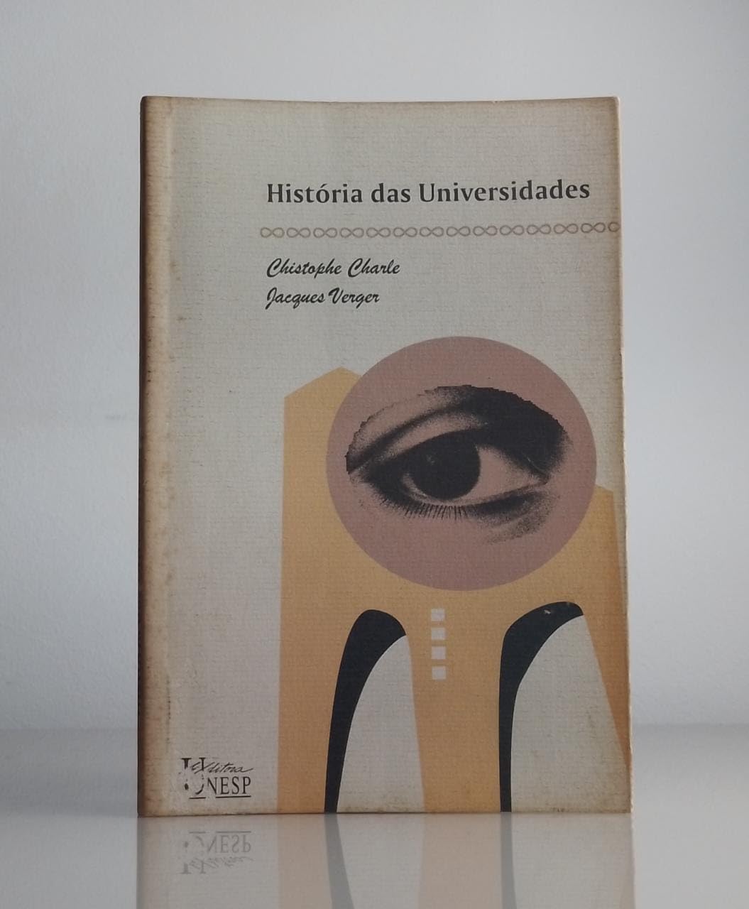 ler totalmente História das universidades