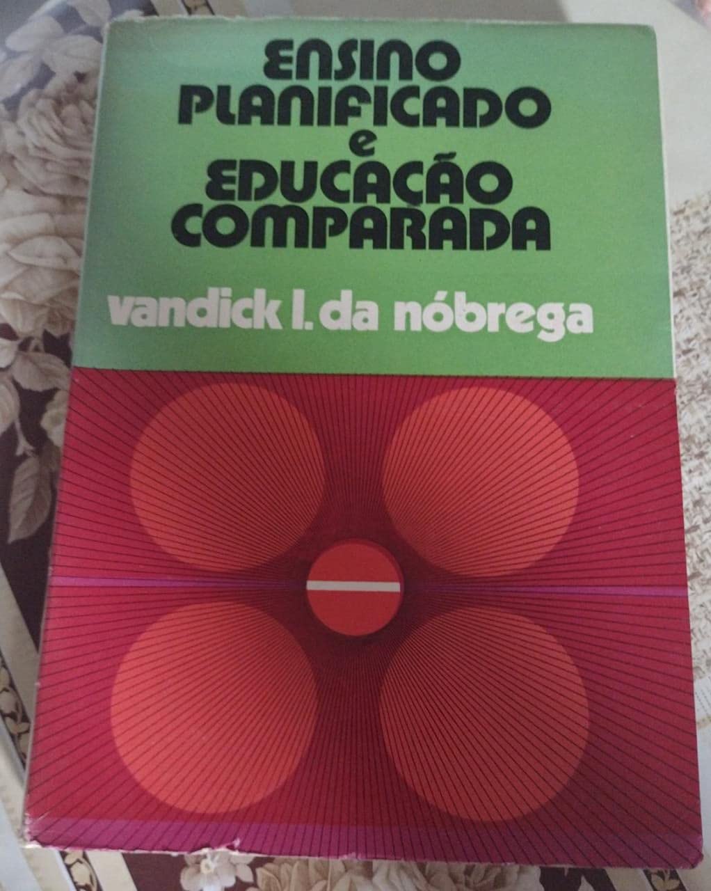 Ensino planificado e educação comparada