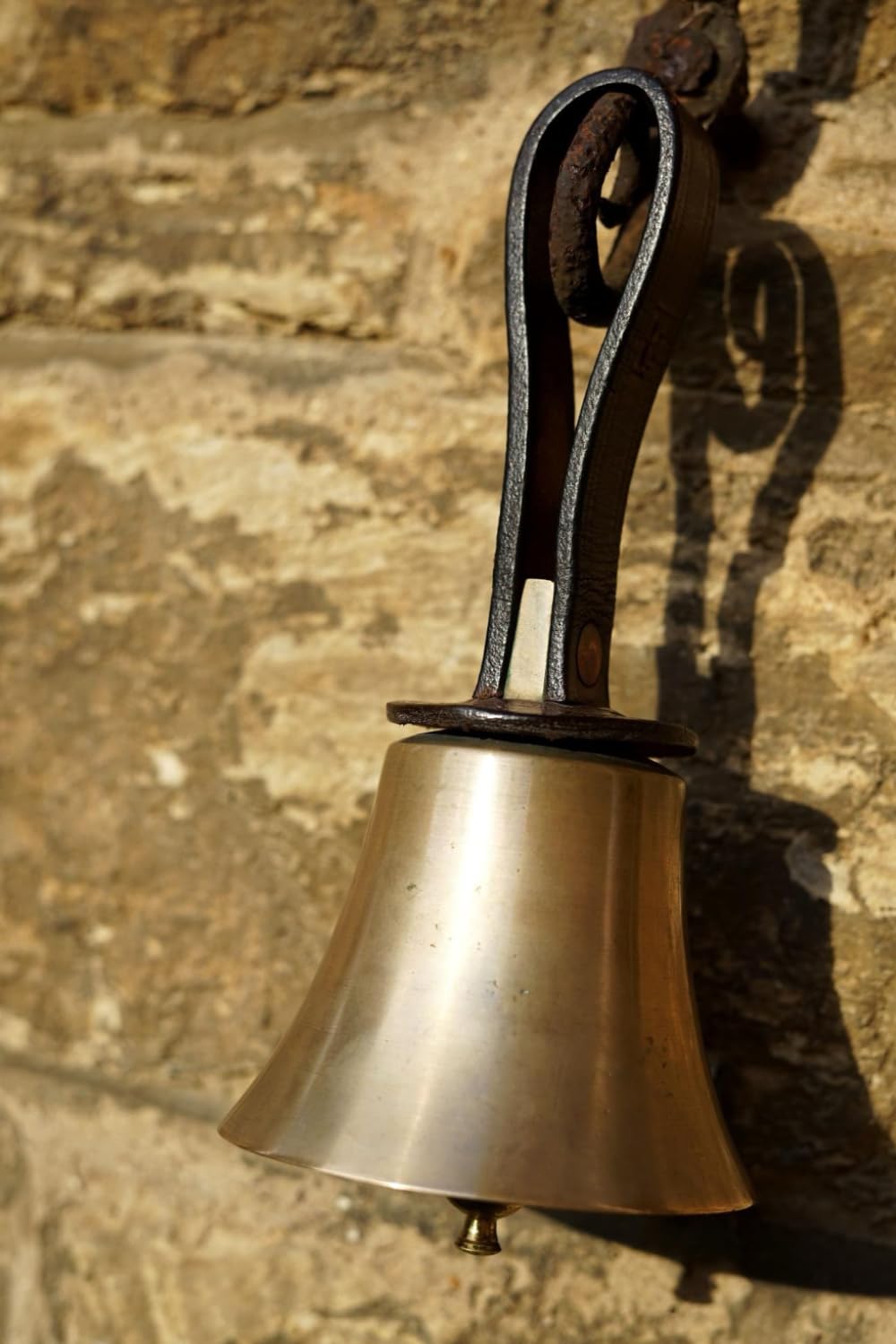 ler totalmente Handbell Notebook. 100 Lined Pages. Size 6 x 9 inches. Record Book for Bell Ringers. Campanology Gift.