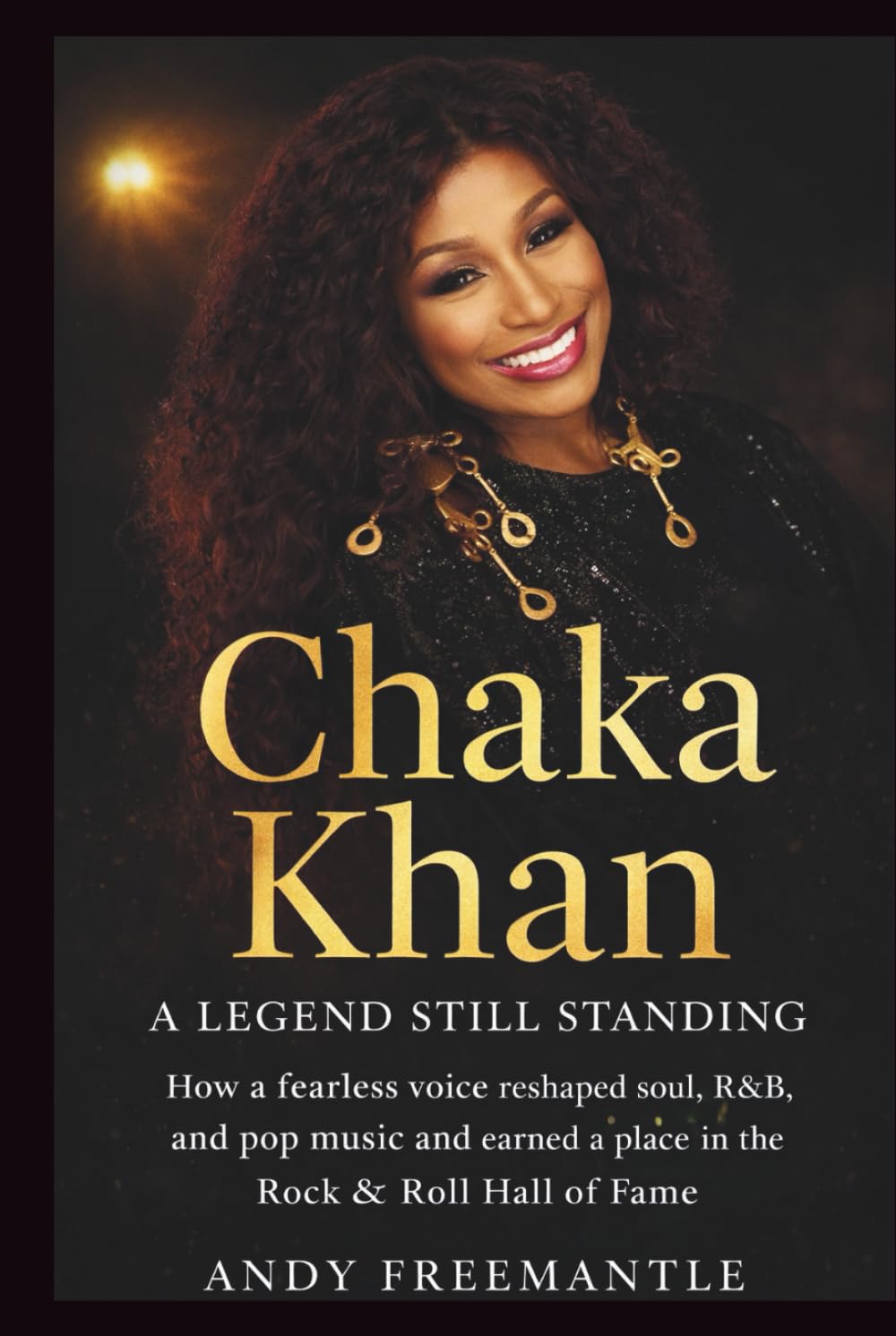 ler totalmente CHAKA KHAN: A Legend Still Standing: How a fearless voice reshaped soul, R&B, and pop music and earned a place in the Rock & Roll Hall of Fame.
