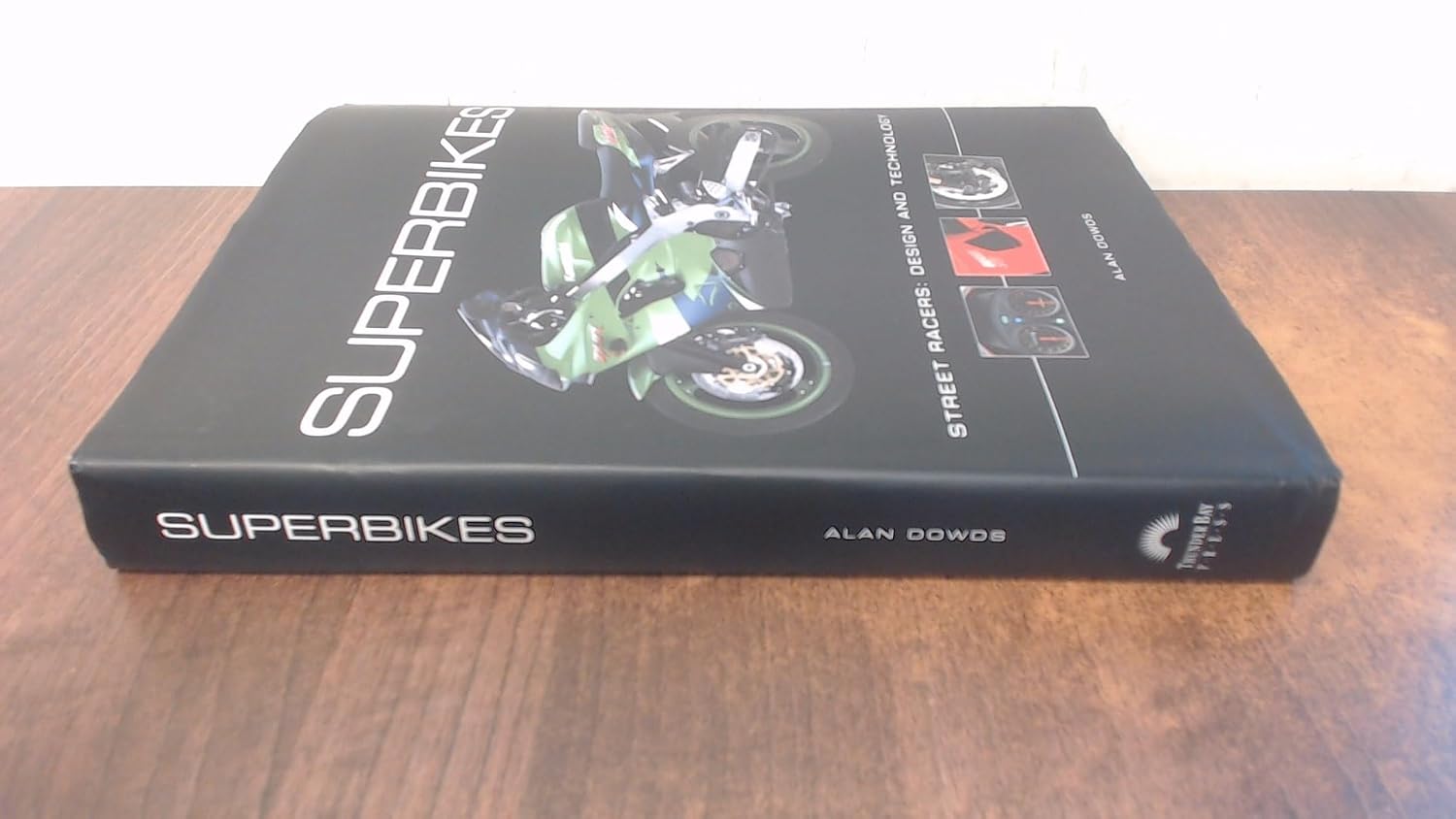 Superbikes: Street Racers: Design and Technology baixar o livro de graça