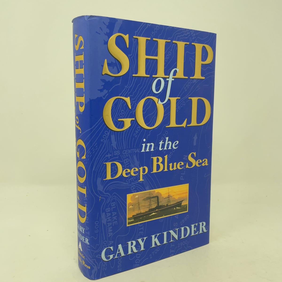 capítulo por capítulo baixar Ship of Gold in the Deep Blue Sea