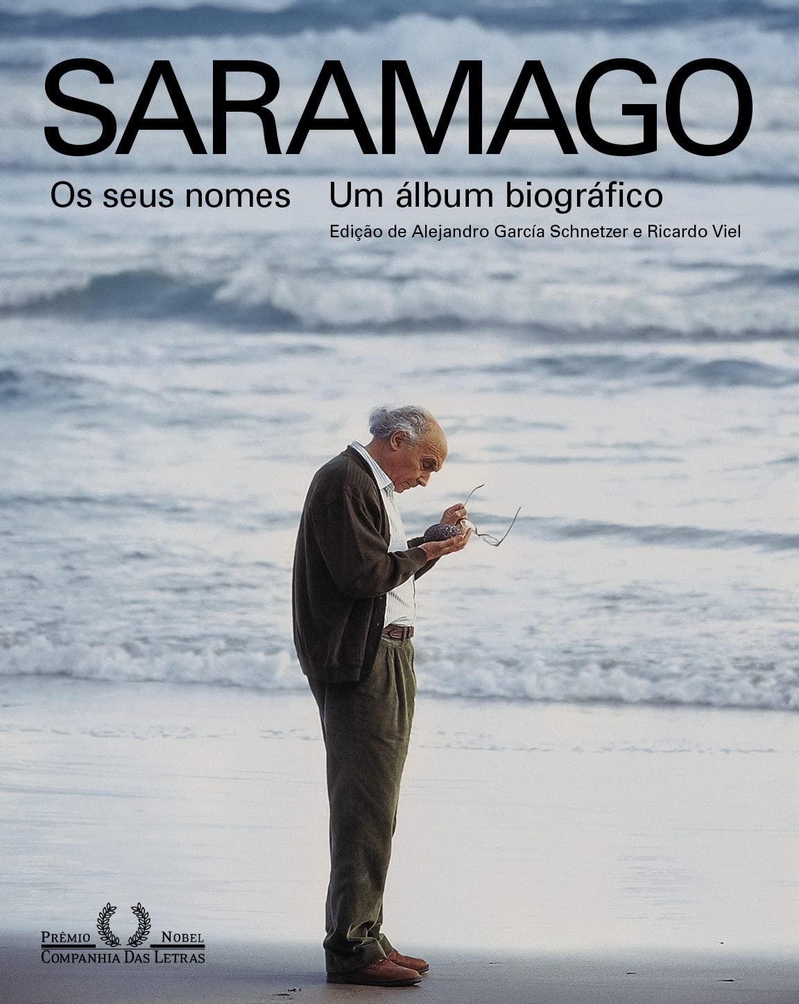 ler totalmente Saramago ― Os seus nomes: Um álbum biográfico