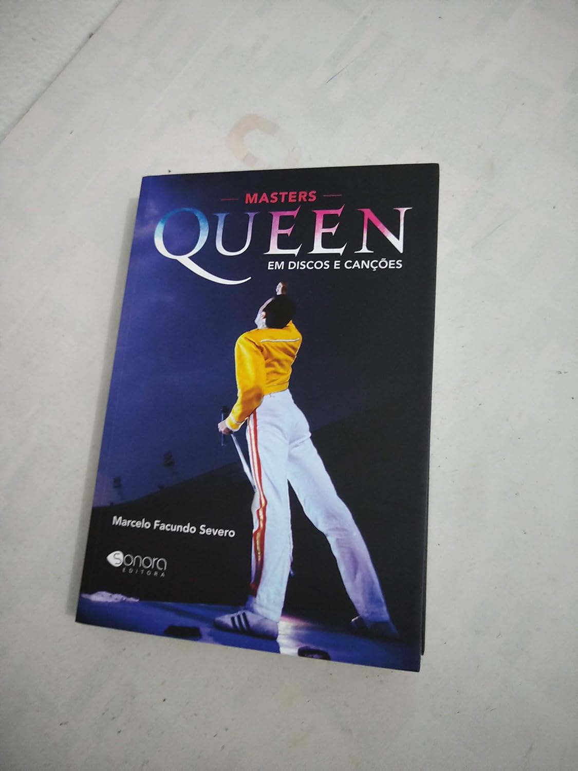 Queen em Discos e Canções baixar o livro de graça