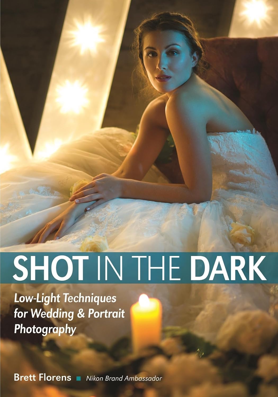 ler totalmente Shot in the Dark: Low-Light Techniques for Wedding and Portrait Photography (English Edition)