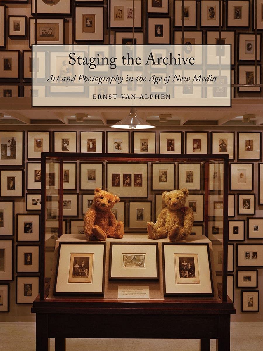 Staging the Archive: Art and Photography in the Age of New Media baixar o livro de graça