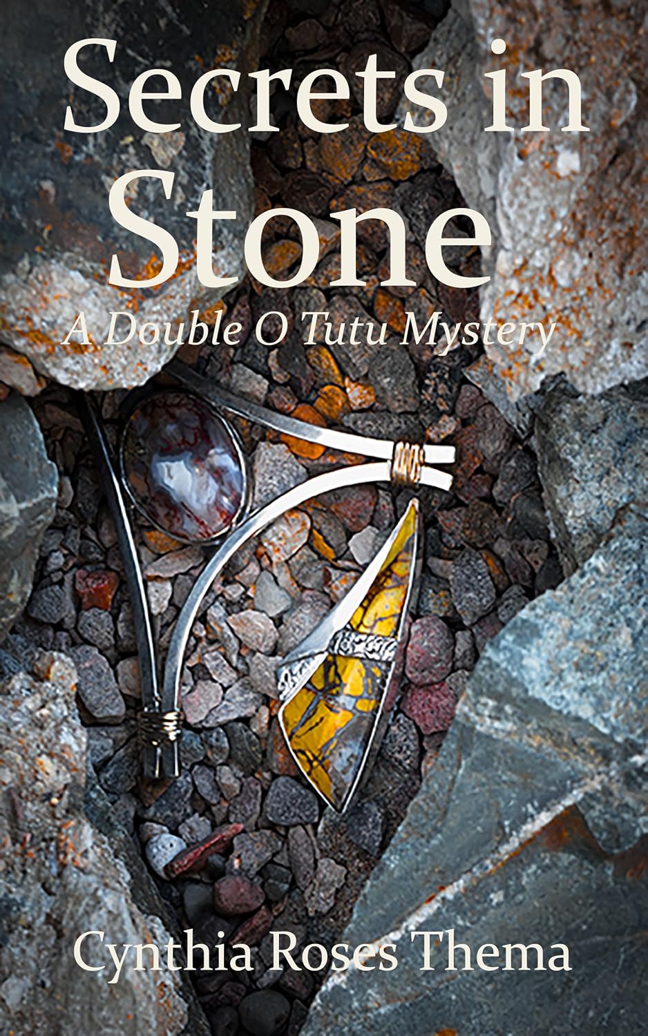 Secrets in Stone: A Double O Tutu Mystery (Double O Tutu Mysteries Book 3) (English Edition)