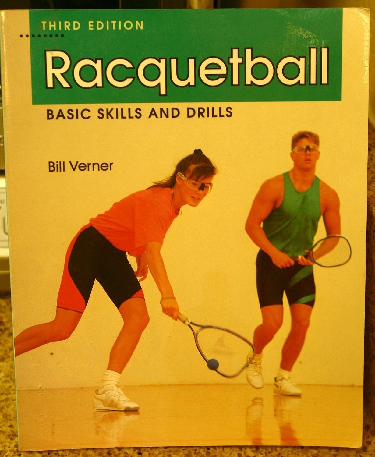 Racquetball: Basic Skills and Drills baixar o livro de graça