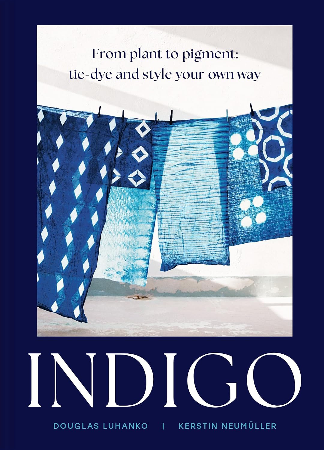 Indigo: An inspiring handbook for mastering the art of natural indigo dye and textile crafts baixar livro de graça