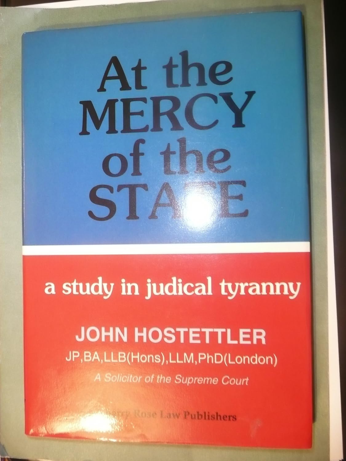 capítulo por capítulo baixar At the Mercy of the State: Study in Judicial Tyranny