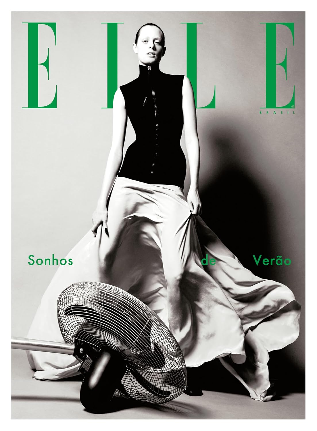 ler totalmente ELLE Brasil Vol. 14: Sonhos de verão - Capa 04 - Modelo em P&B: 4