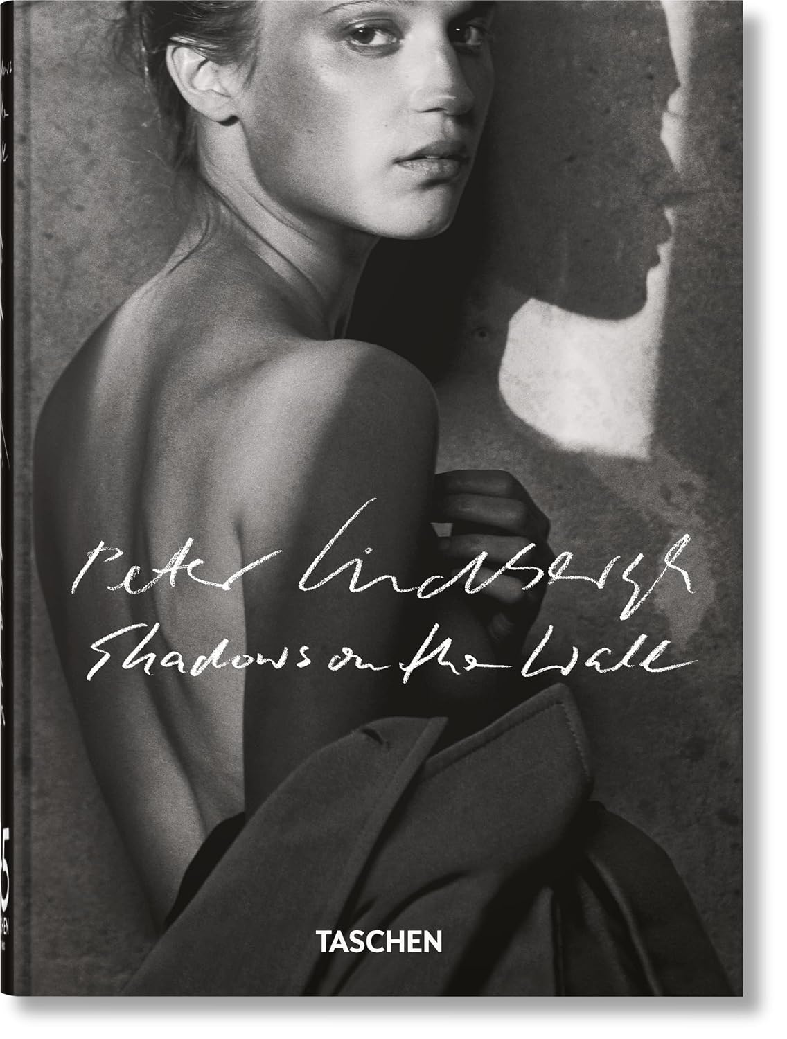 ler totalmente Peter Lindbergh. Shadows on the Wall. 45th Ed.