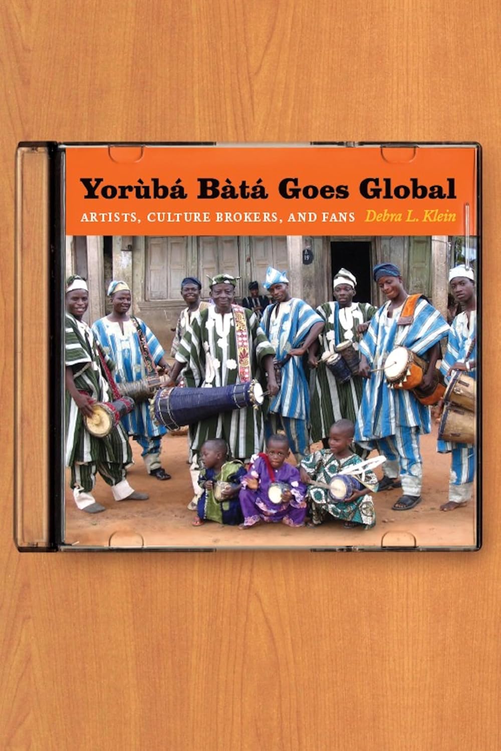 Yorùbá Bàtá Goes Global: Artists, Culture Brokers, and Fans (English Edition)