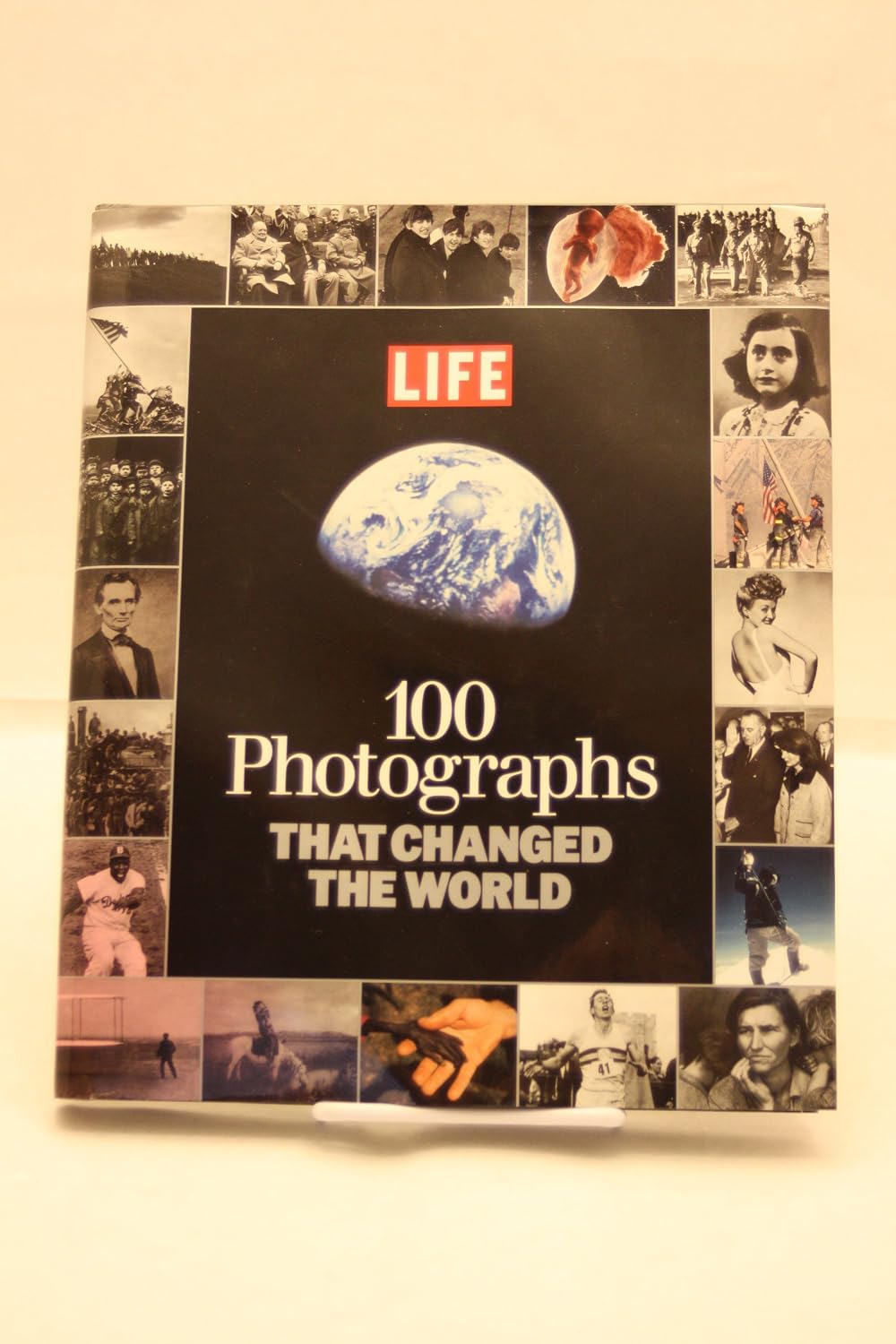 ler totalmente Life: 100 Photographs That Changed the World