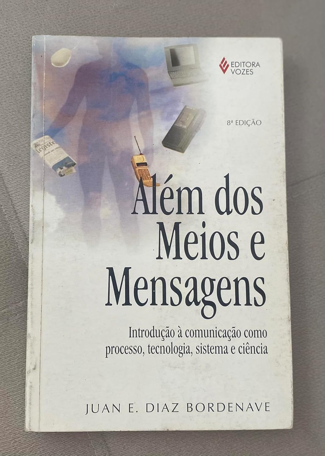 ler totalmente Alem Dos Meios E Mensagens