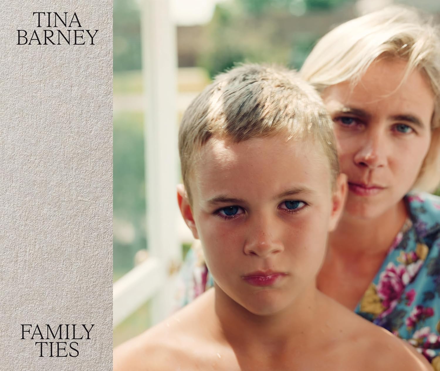 capítulo por capítulo baixar Tina Barney: Family Ties