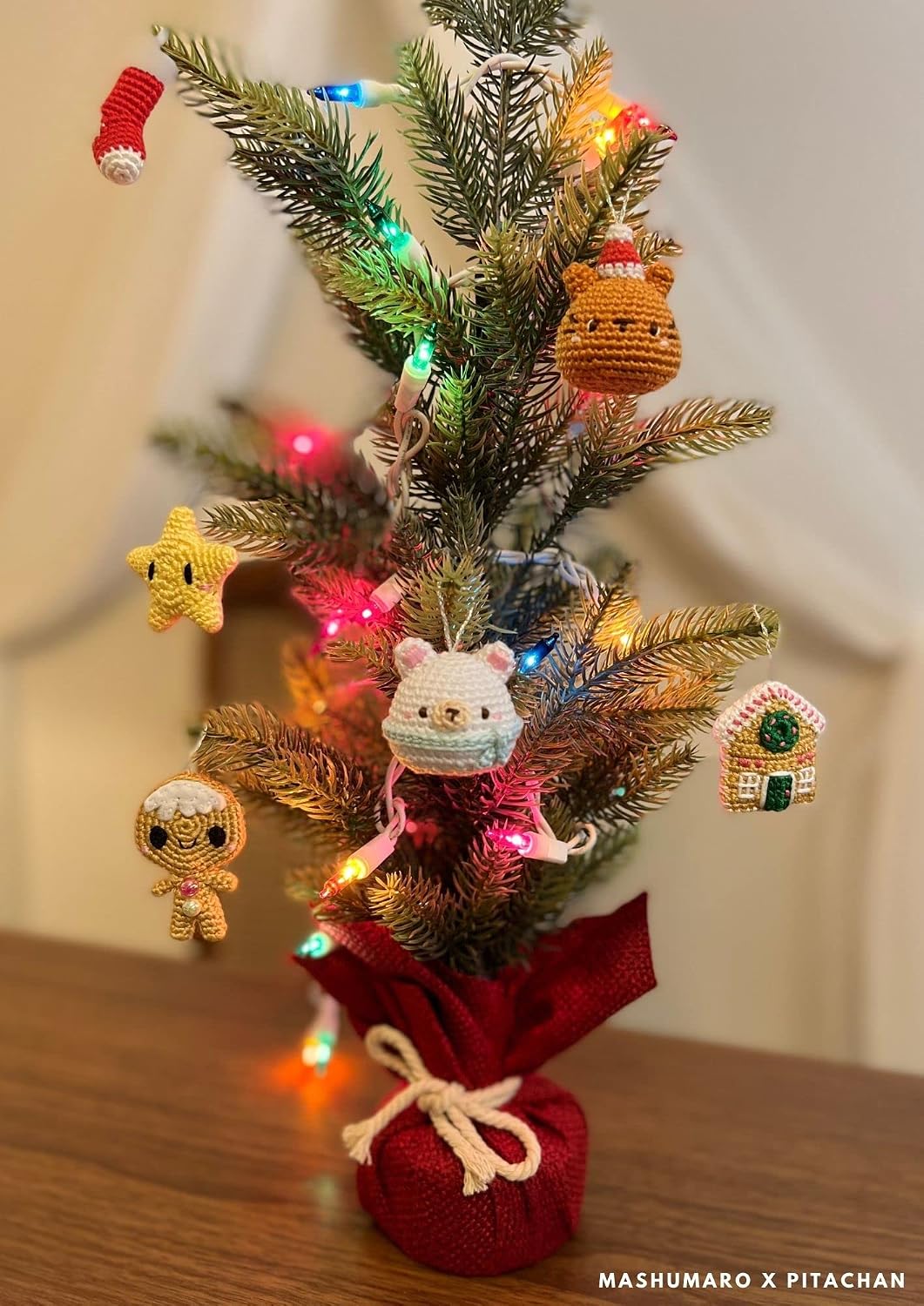 ler totalmente Christmas Ornament Amigurumi Crochet Pattern Set 1: Mashumaro x Pitachan (The Christmas Advent Calendar Series) (English Edition)