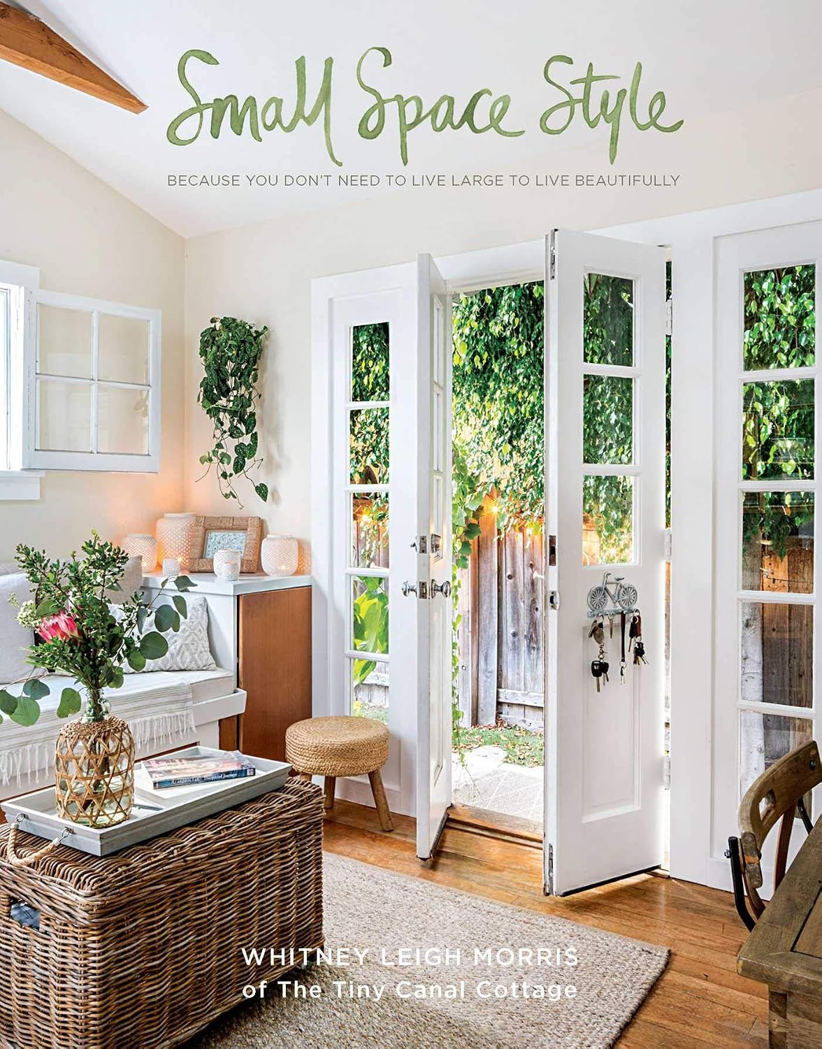 Small Space Style: Because You Don't Need to Live Large to Live Beautifully baixar livro de graça