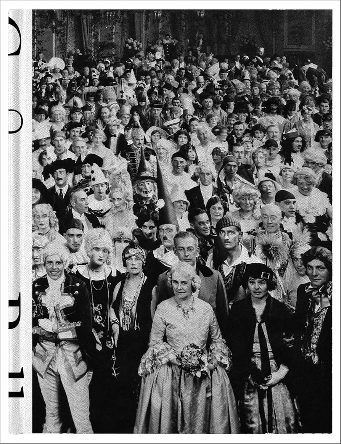 capítulo por capítulo baixar Costume Balls: Dressing Up History 1870-1927
