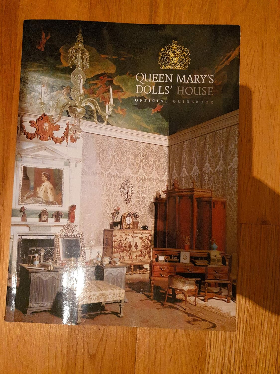 ler totalmente Queen Mary's Dolls' House: Official Guidebook