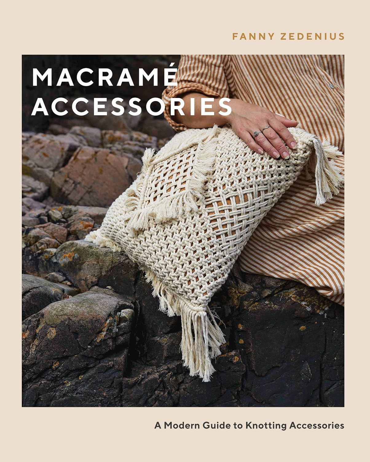 Macramé Accessories: A Modern Guide to Knotting Accessories baixar livro de graça